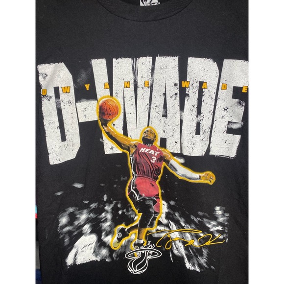 Y2K NBA Miami Heat Dwayne Wade Graphic Medium Men's T-Shirt - Picture 2 of 4